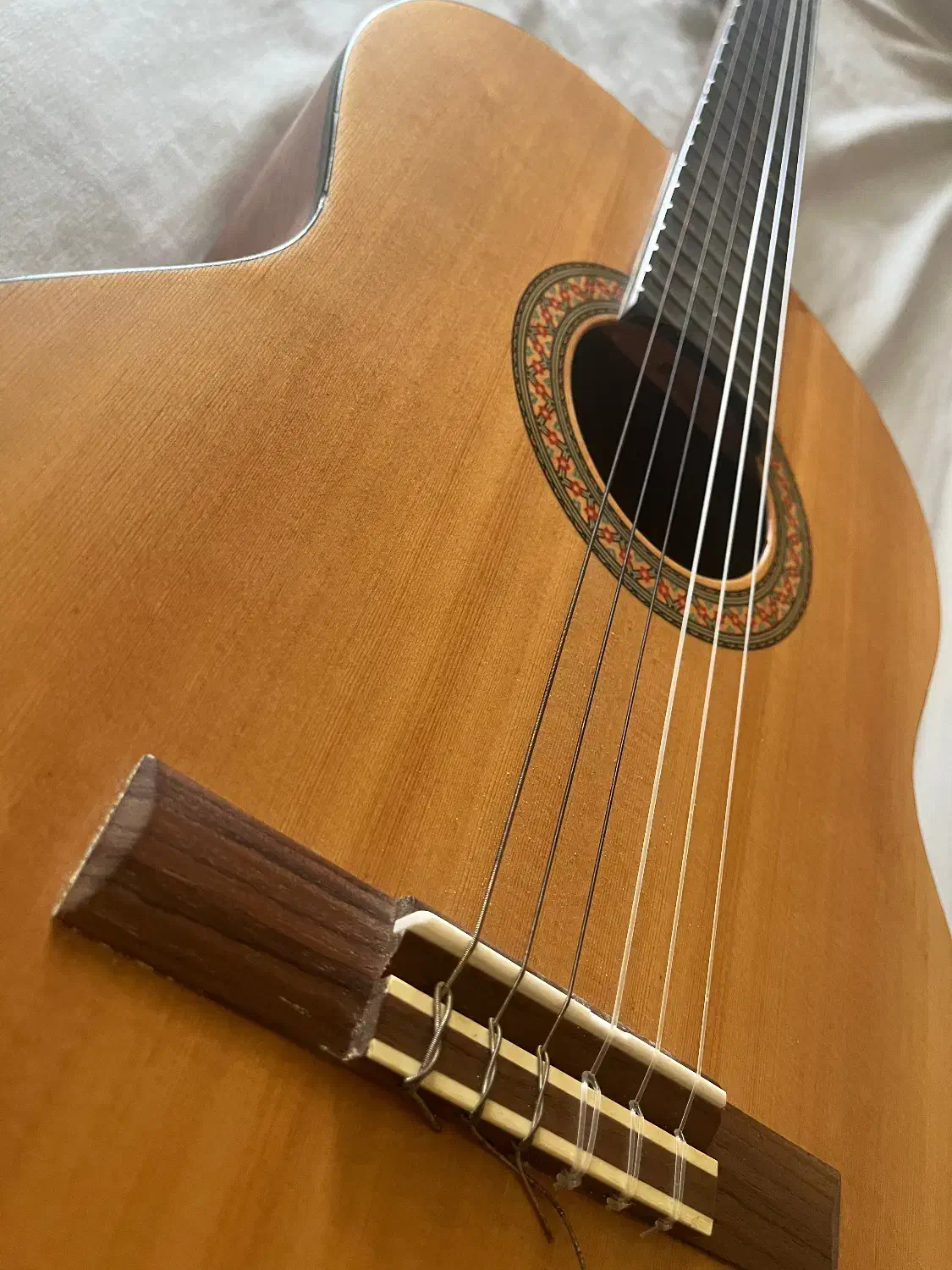 گیتار کلاسیک یاماها C40|گیتار، بیس، امپلیفایر|ساری, |دیوار