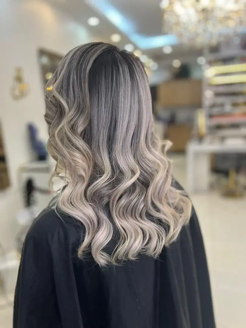 خدمات تخصصی رنگ و لایت... با بهترین متریال و قیمت|خدمات آرایشگری و زیبایی|اصفهان, رهنان|دیوار