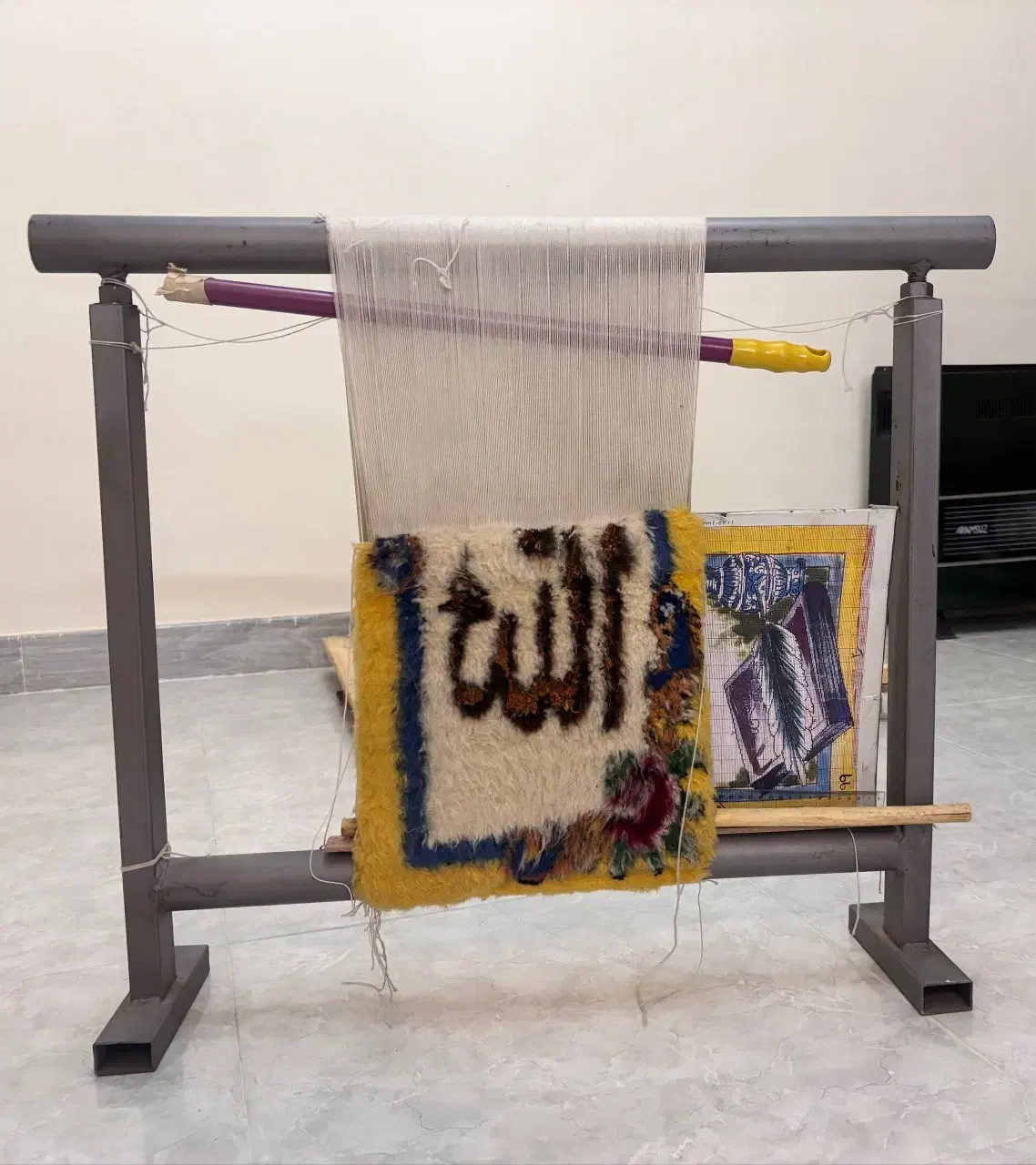 دار قالی|تابلو فرش|شیراز, آبیاری|دیوار