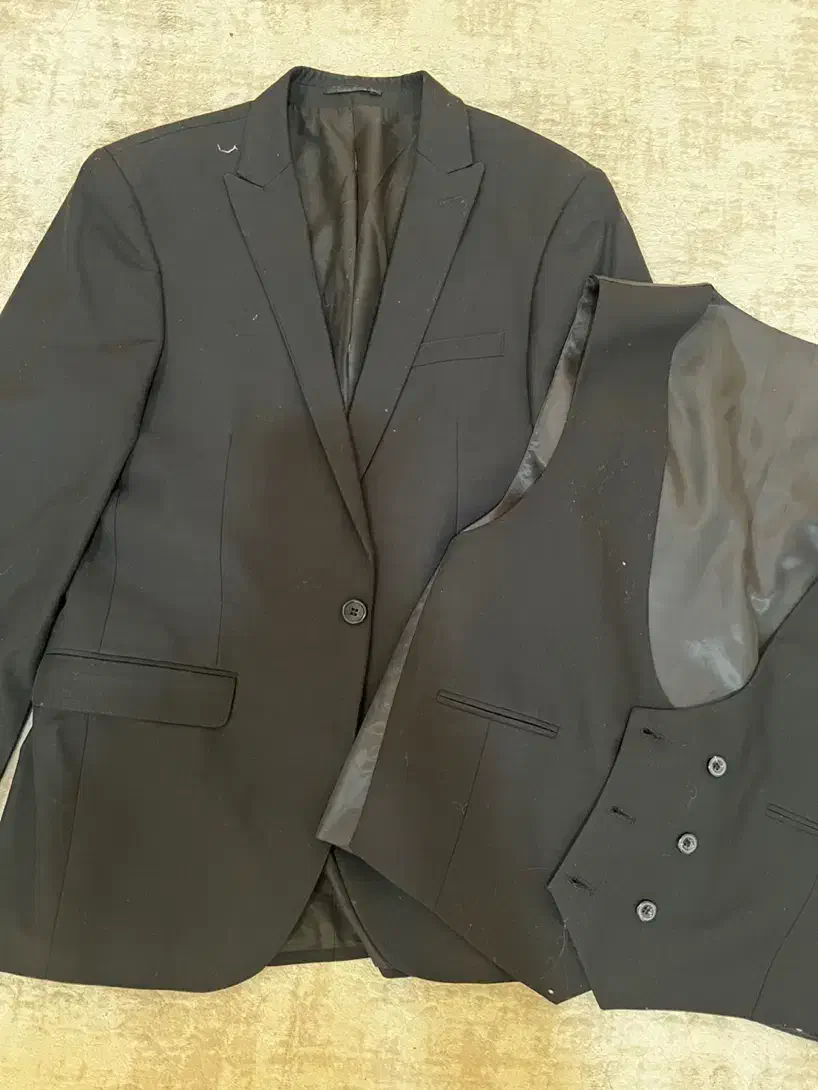 کت وجلیغه کاملا نو|لباس|اندیشه, اندیشه فاز ۲|دیوار