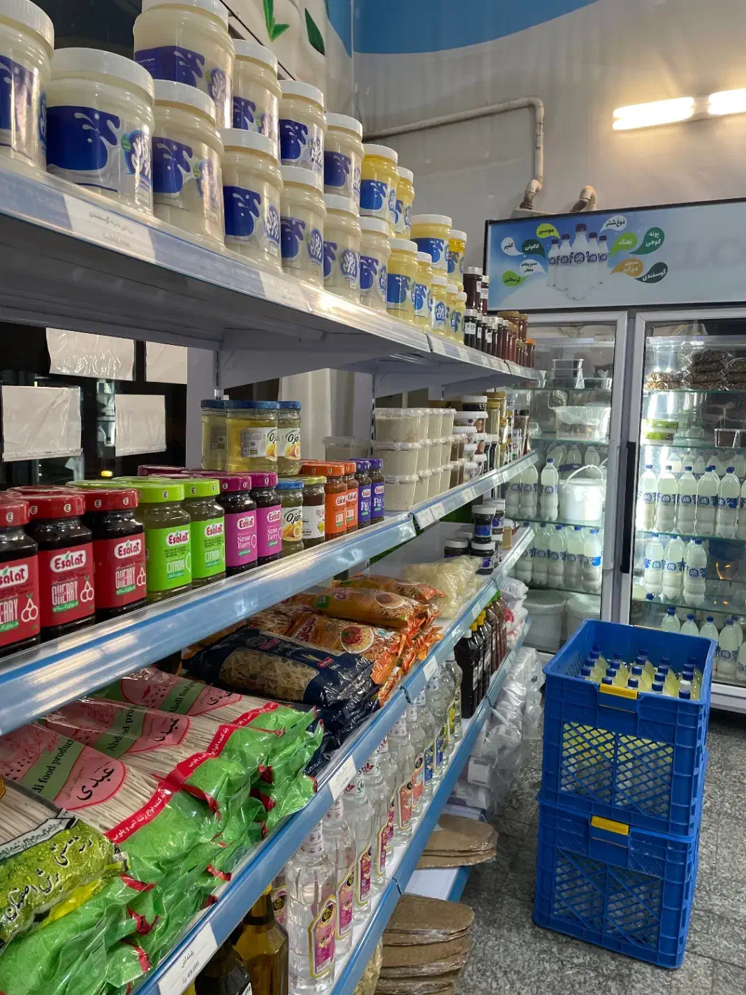 واگذاری مغازه لبنیات-فروش یخچال|اجارهٔ مغازه و غرفه|قم, منبع آب|دیوار