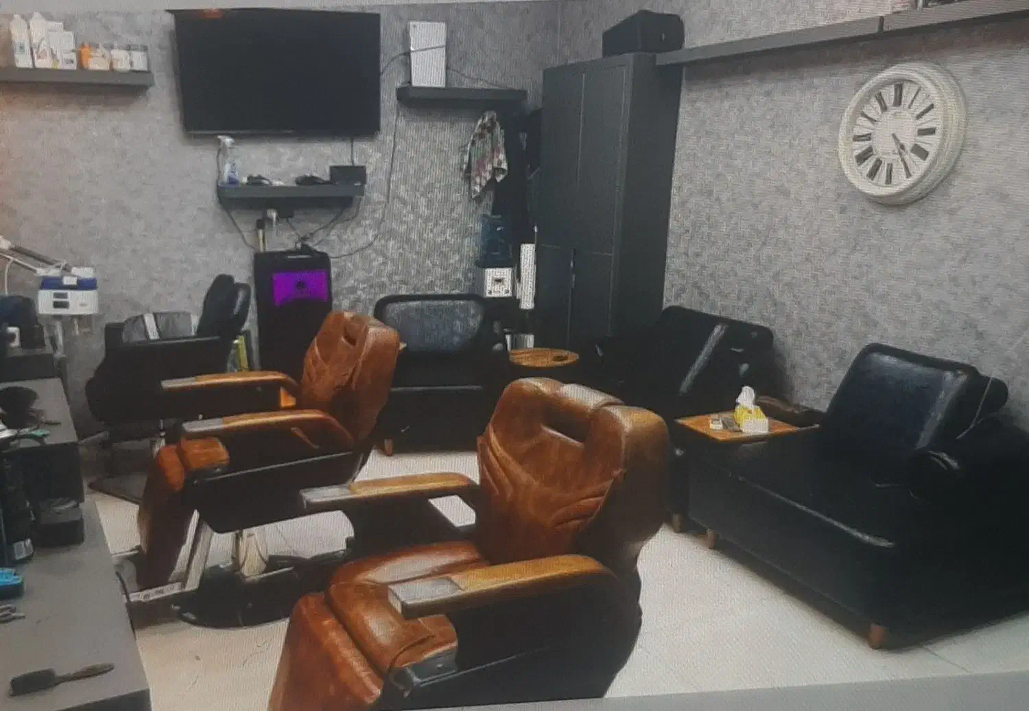 واگذاری سالن آرایشگاه با وسایل کامل|آرایشگاه و سالن‌های زیبایی|اهواز, پادادشهر|دیوار