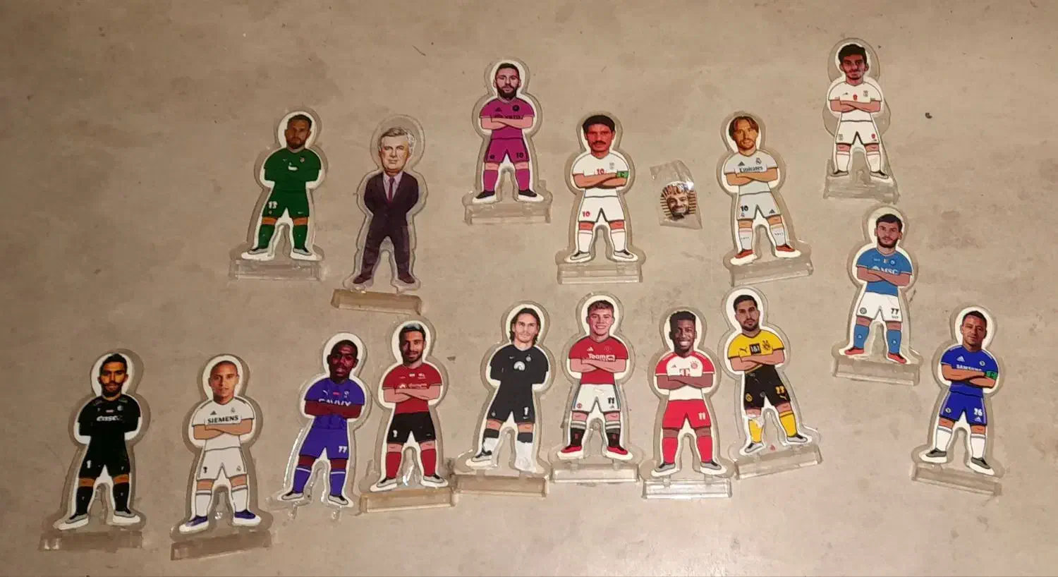 توپچی و کیمدی|کلکسیون و سرگرمی|رباط‌کریم, رباط‌کریم|دیوار