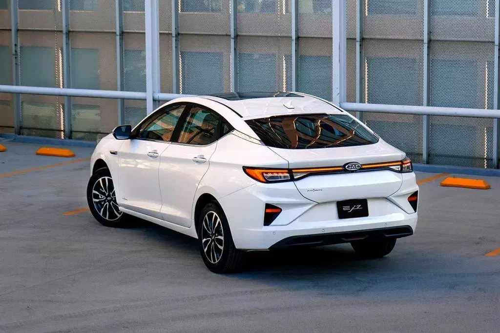 کی ام سی برقی Ej7+ مدل1404|خودرو سواری و وانت|تهران, حکمت|دیوار