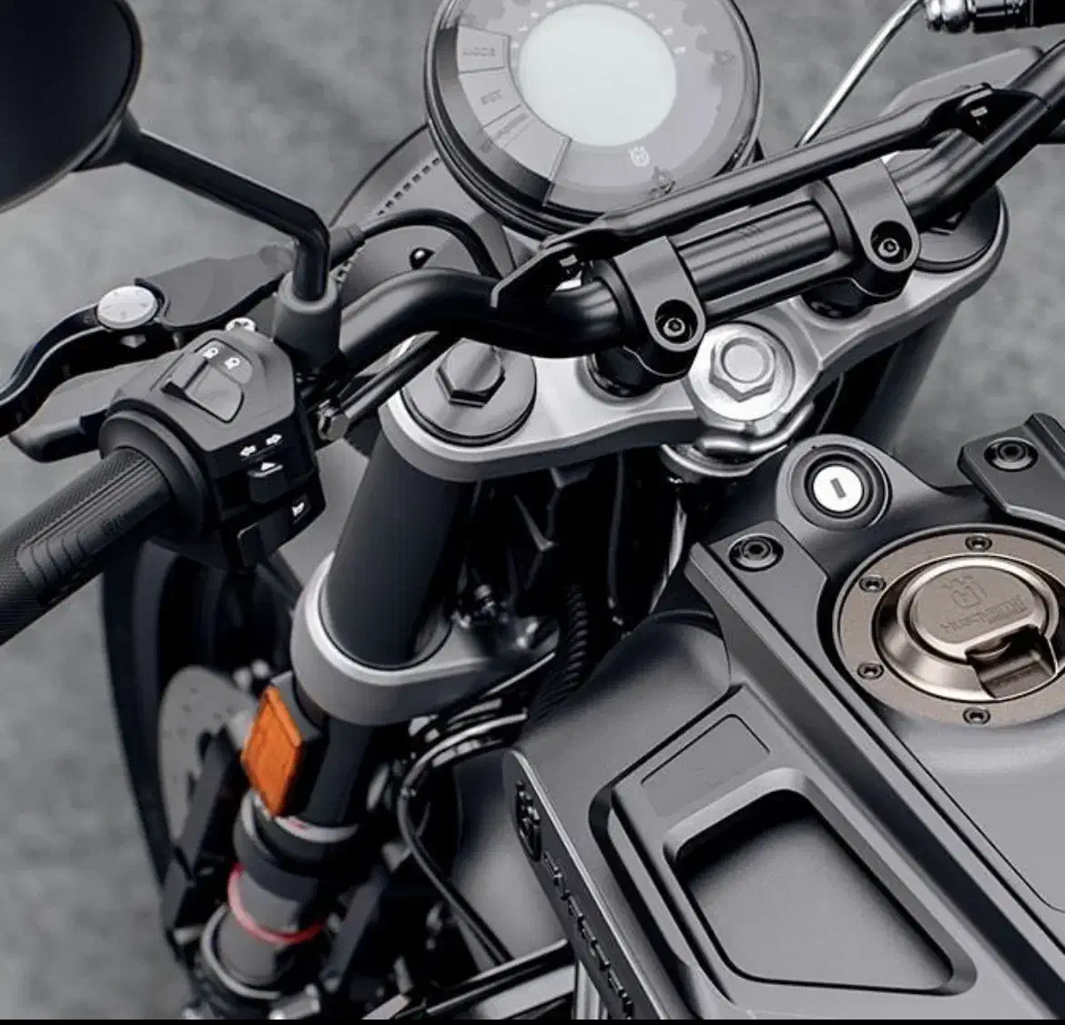 هاسکوارنا اسوارتپیلن ۱۴۰۱|موتورسیکلت|تهران, سعادتآباد|دیوار