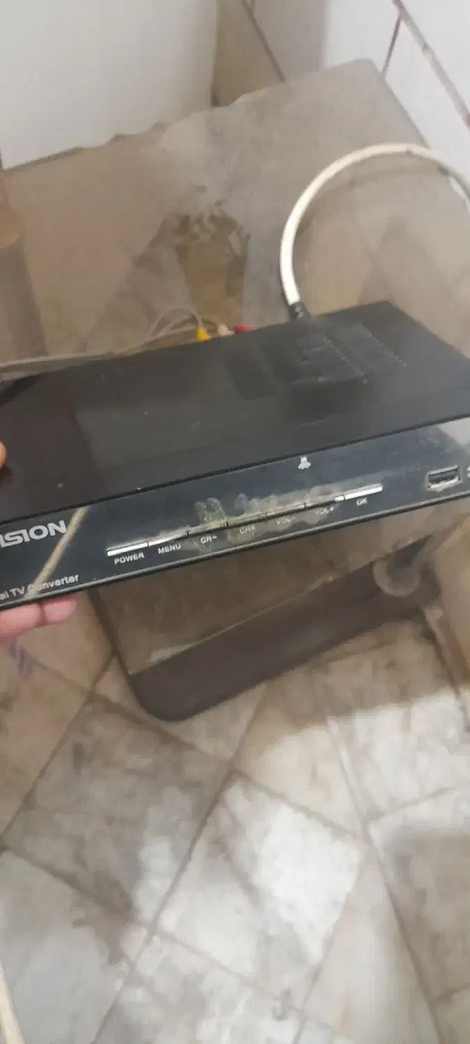 تلوزیون ۲۱ اینچ|تلویزیون و پروژکتور|یزد, |دیوار