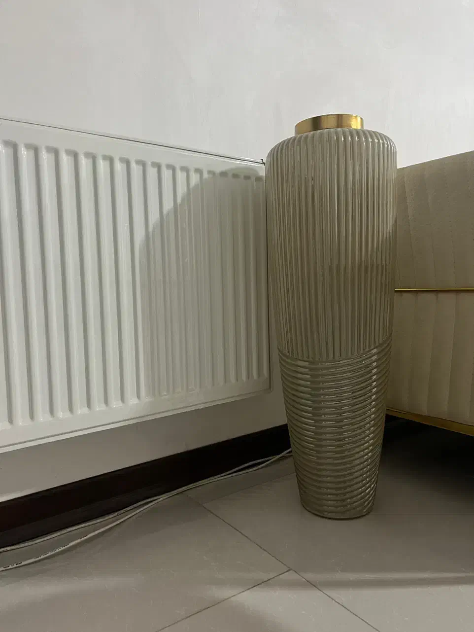 گلدان شیشه ای شیاردار|صنایع دستی و سایر لوازم تزئینی|کرج, شهرک صدف|دیوار