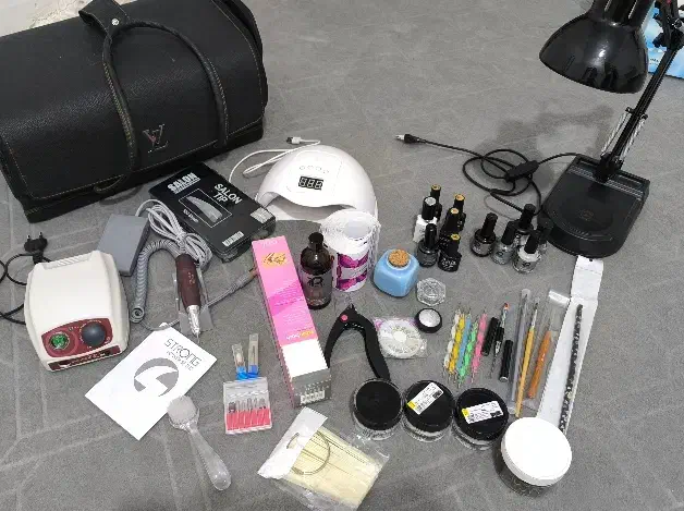 وسایل کاشت ناخن در خرم اباد|آرایشی، بهداشتی، درمانی|خرم‌آباد, |دیوار