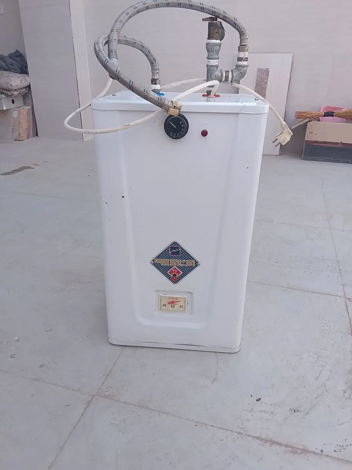 آبگرمکن دیواری برقی|آبگرمکن، پکیج، شوفاژ|گتوند, |دیوار