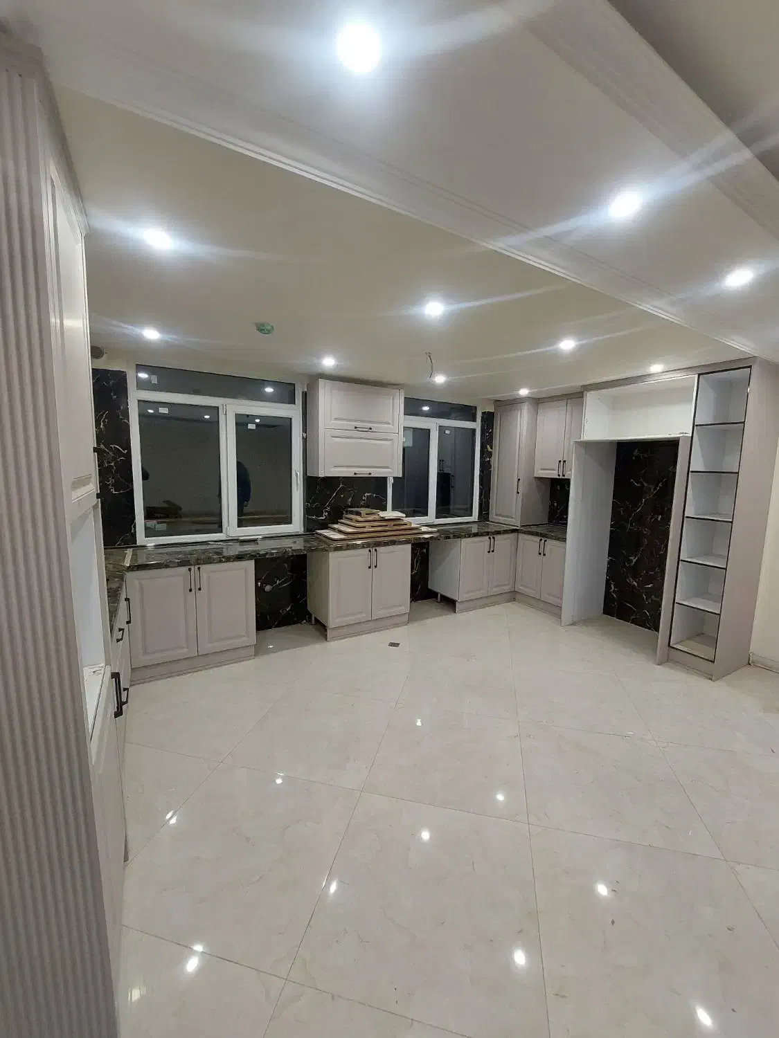 منیریه آپارتمان ۴۷ متری پارکینگ انباری نورگیر|فروش آپارتمان|تهران, منیریه|دیوار