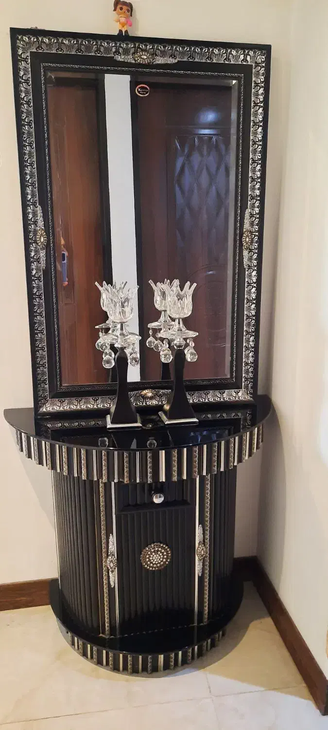 آینه و شمعدان|آینه|سمنان, |دیوار