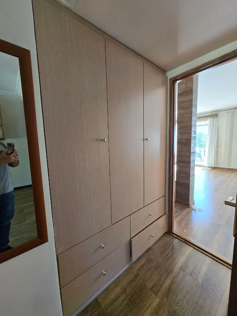 کمد دیواری MDF بسیار تمیز و قابل استفاده|جاکفشی، کمد، دراور|لواسان, |دیوار