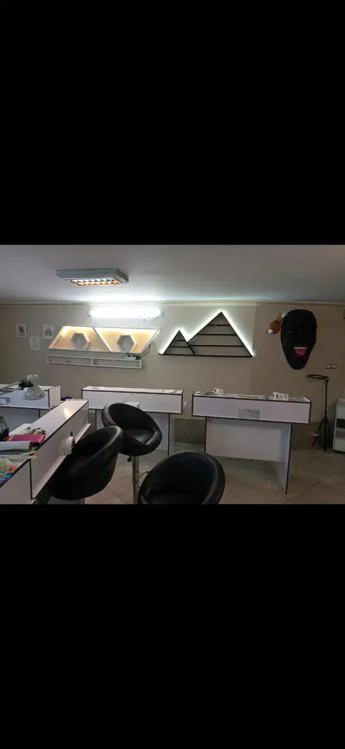 صندلی لگنی و میزناخن|آرایشگاه و سالن‌های زیبایی|پردیس, فاز ۲|دیوار