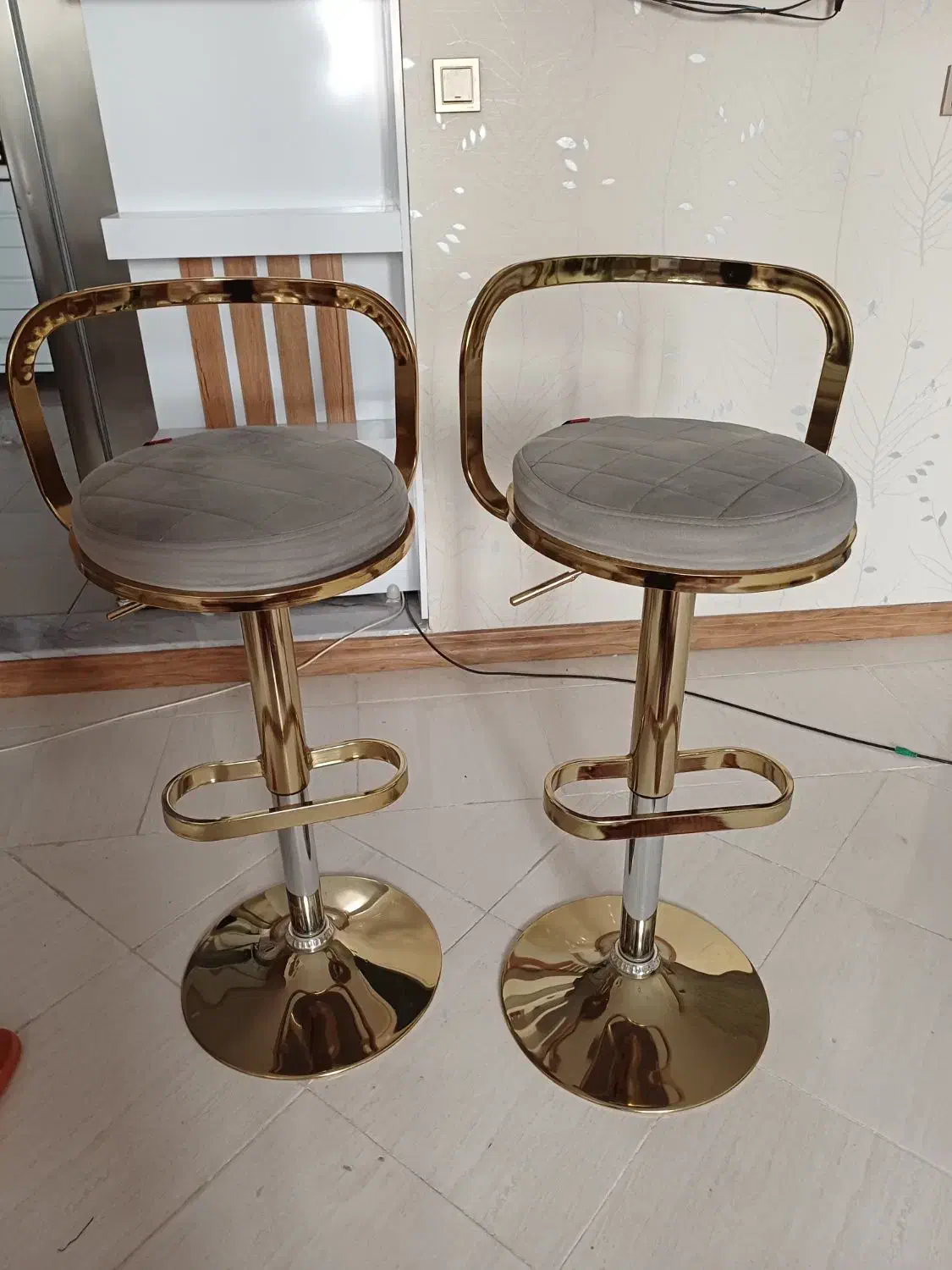 صندلی|صندلی و نیمکت|یزد, |دیوار