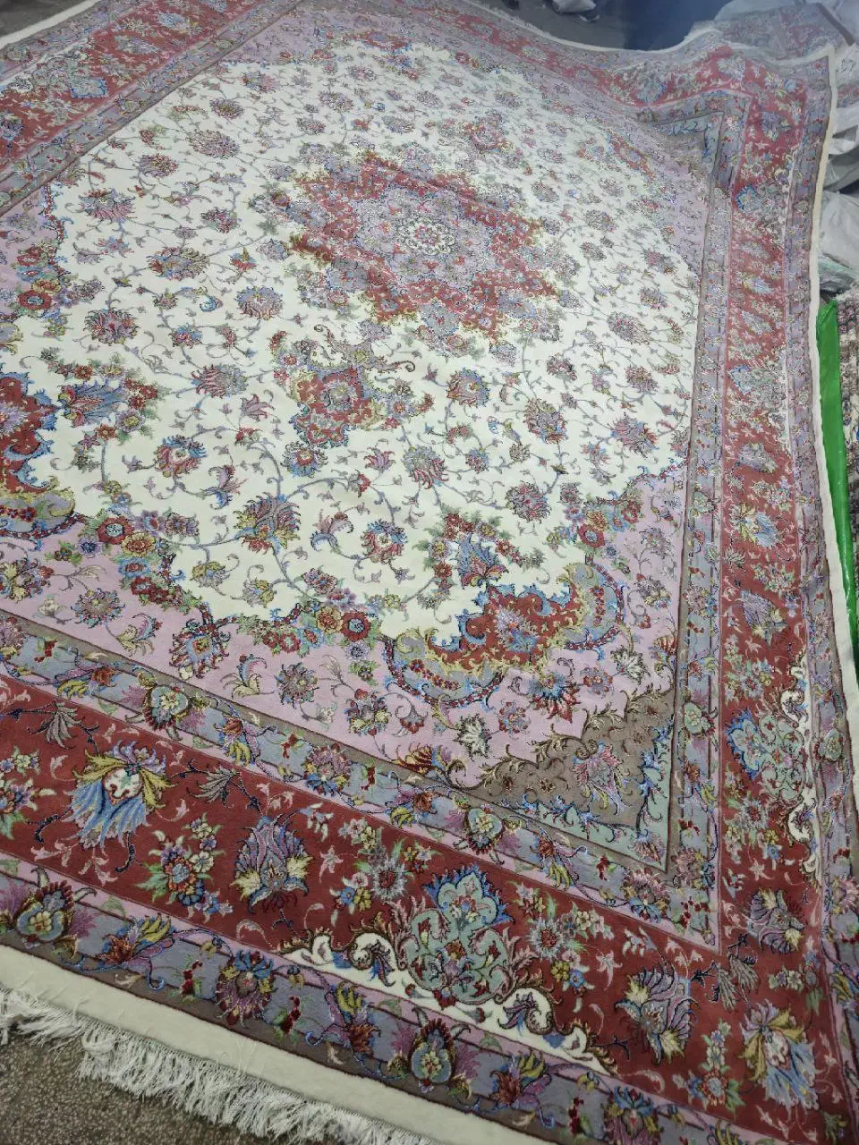 جفت ۲۴متری علیزاده دستباف سبزوار|فرش|تهران, سنائی|دیوار