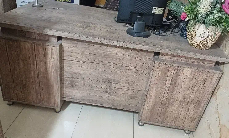 میز ریاست|مبلمان اداری|ارومیه, |دیوار