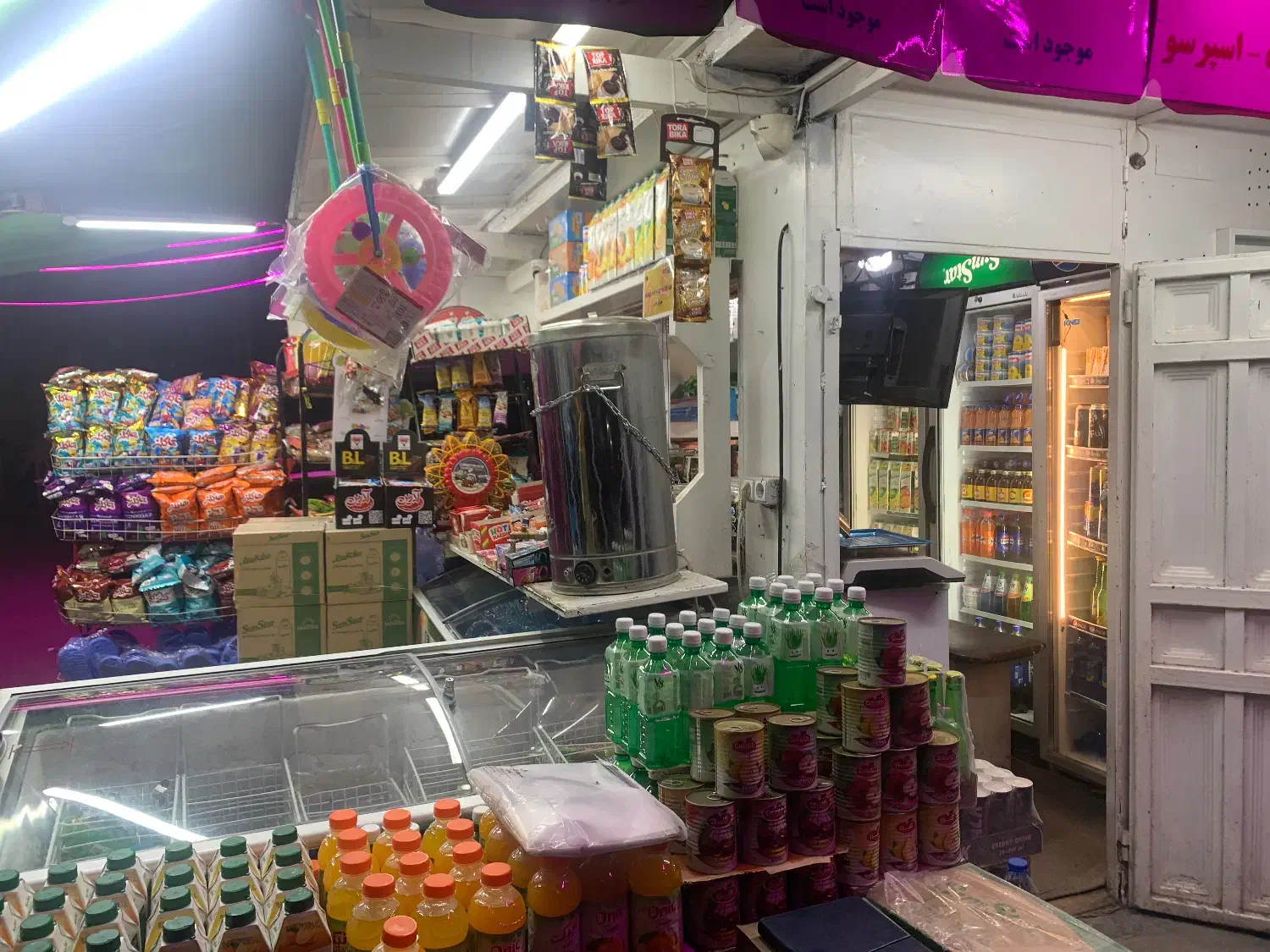 استخدام نیرو اقا|استخدام خدمات فروشگاه و رستوران|قزوین, |دیوار