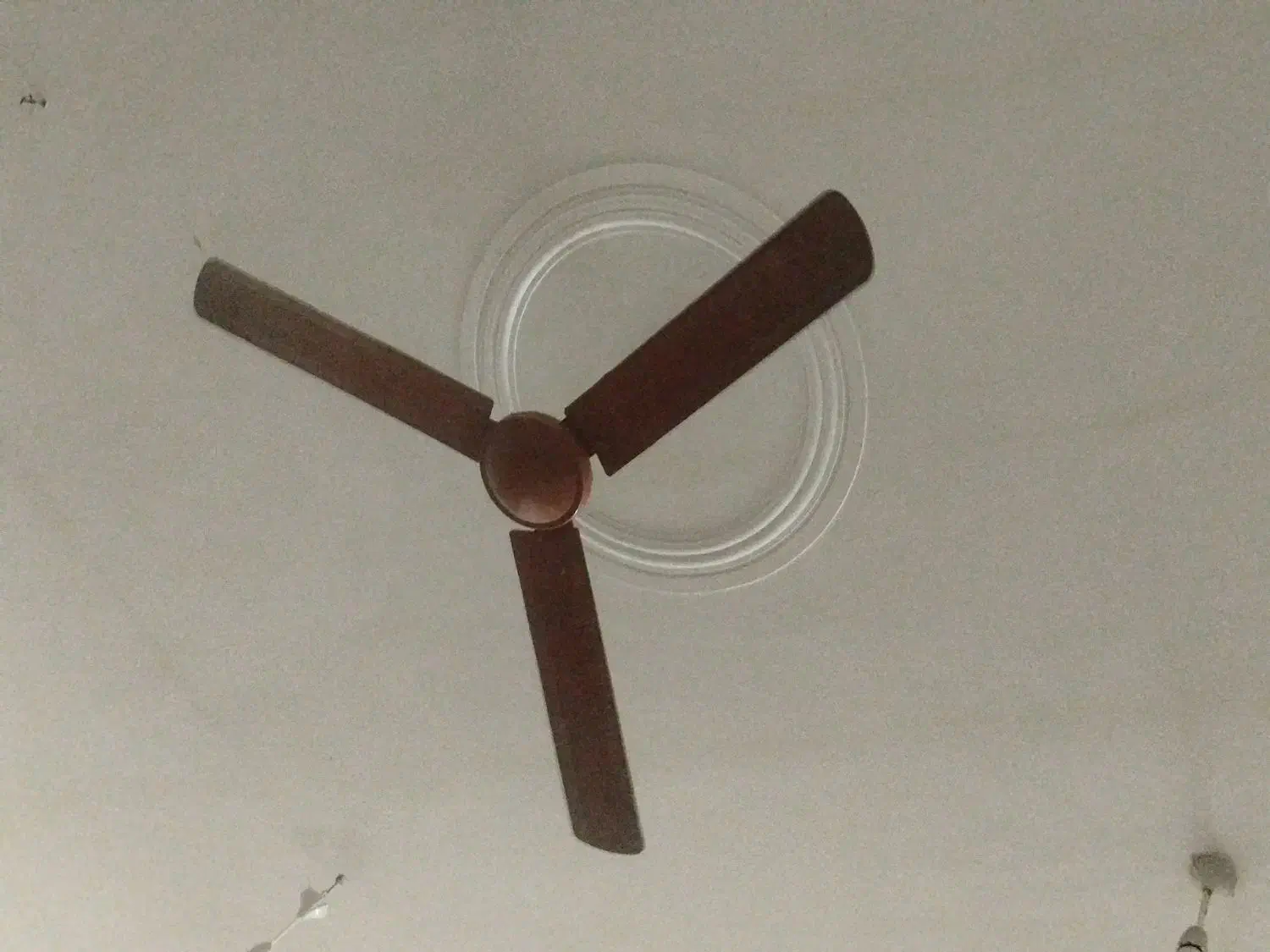 پنکه سقفی|پنکه و تصفیهکنندهٔ هوا|مسجد سلیمان, |دیوار