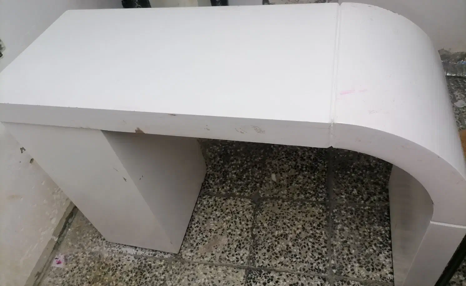 میز ناخن کاری مناسب|آرایشگاه و سالنهای زیبایی|لاران, |دیوار