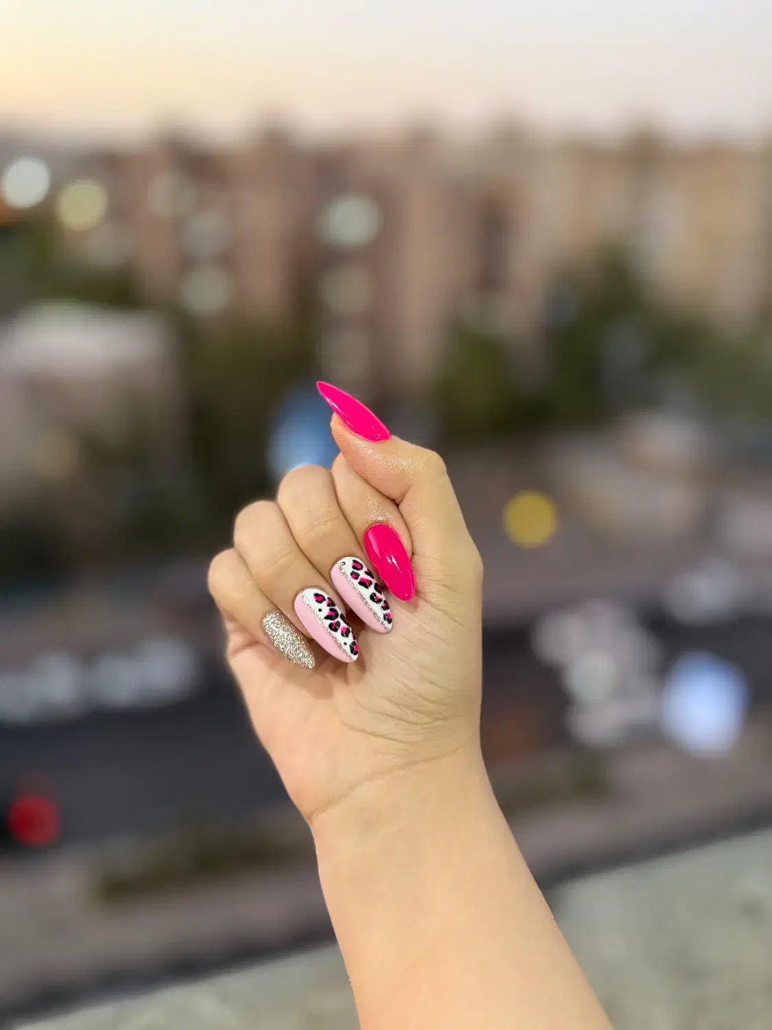 اموزش و خدمات کاشت ناخن|خدمات آرایشگری و زیبایی|شیراز, فرگاز|دیوار