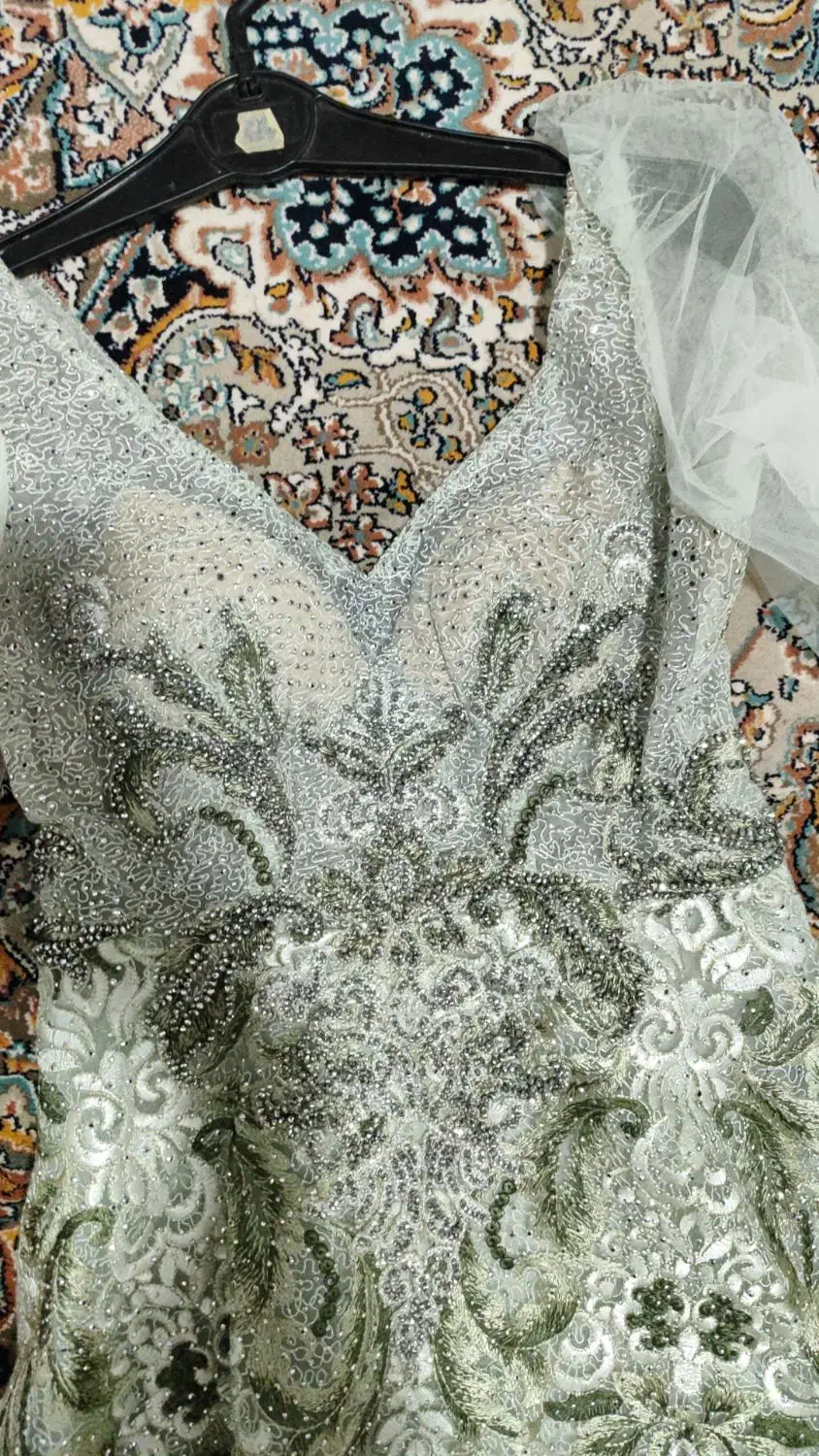 لباس مجلسی|لباس|بهمن صغاد, |دیوار