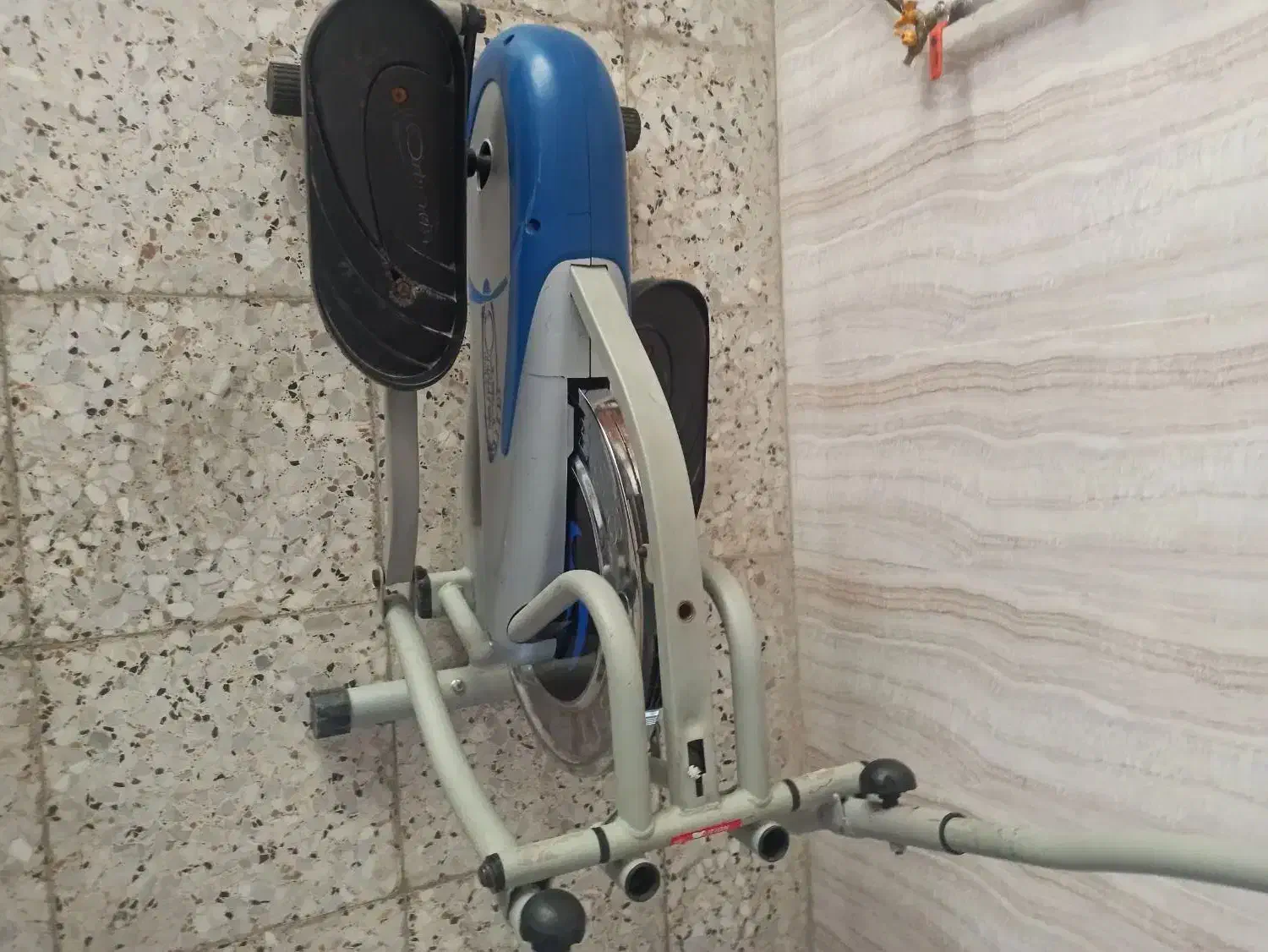 دوچرخه ثابت.  دوچرخه فضای|تجهیزات ورزشی|سنندج, |دیوار