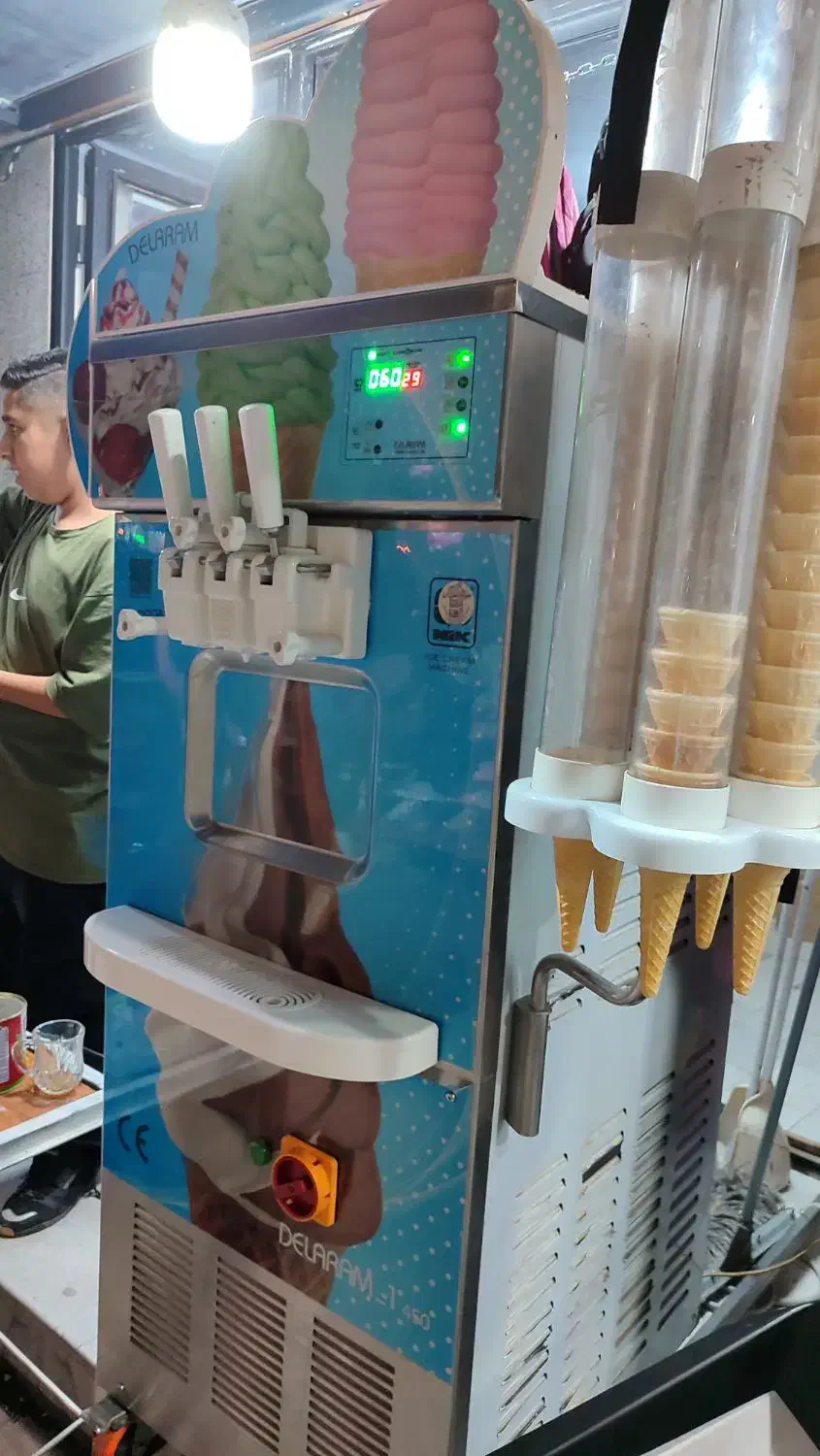 یخچال بستنی قیفی|فروشگاه و مغازه|ماهدشت, |دیوار