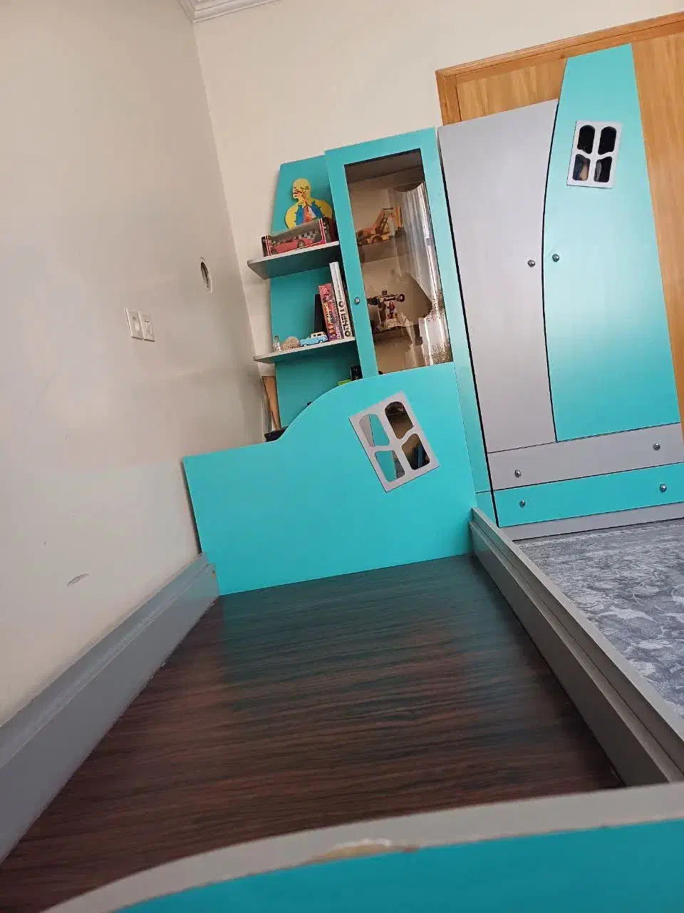 سرویس اتاق کودک و نوجوان|تخت و سرویس خواب|اصفهان, کوی ولی عصر|دیوار