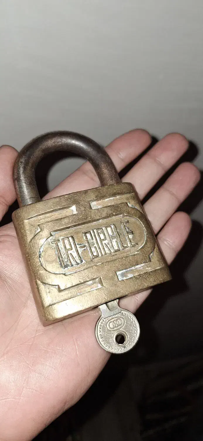 قفل برنجی قدیمی کلکسیونی|کلکسیون اشیاء عتیقه|سرعین, |دیوار