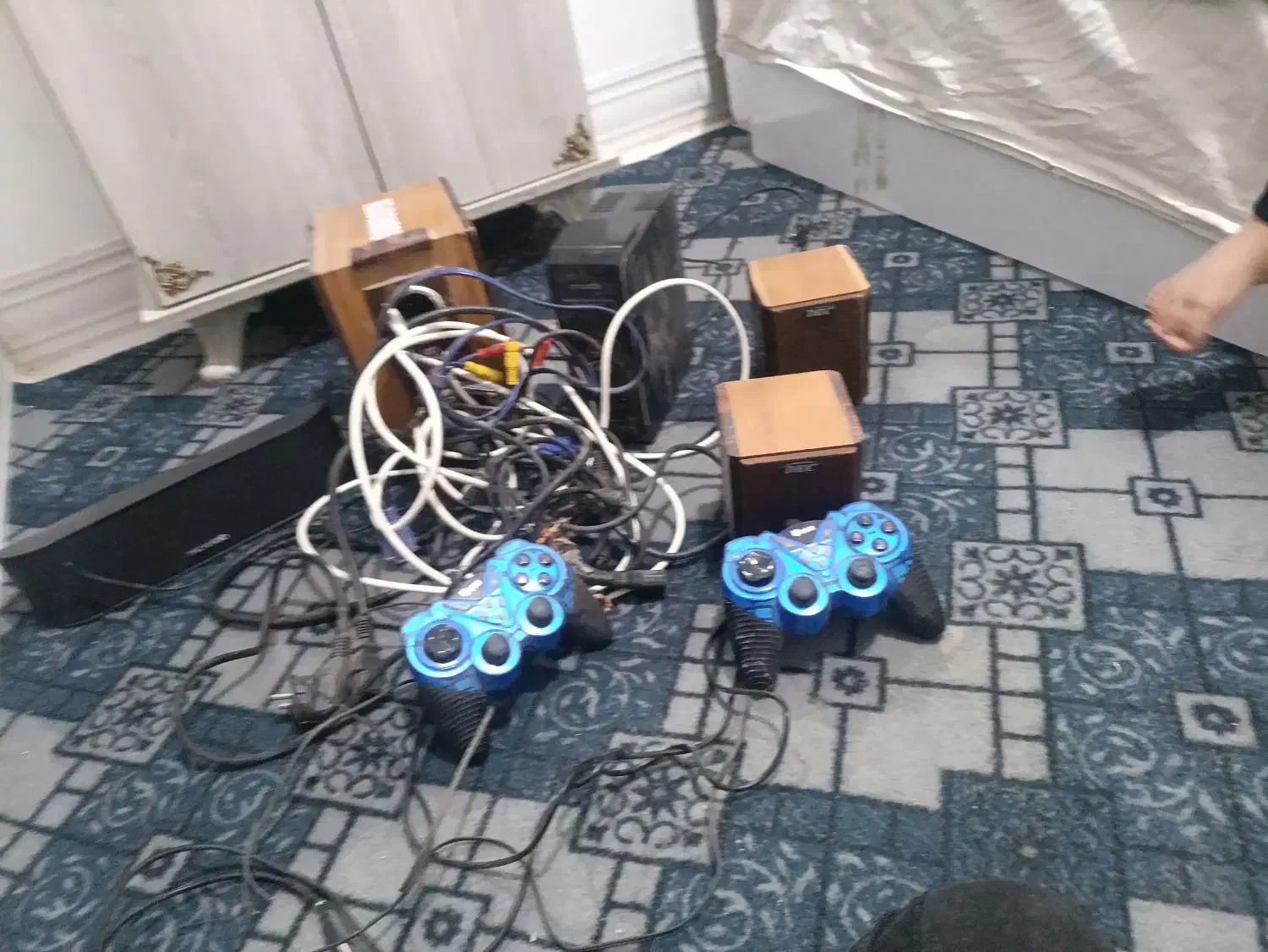 کامپیوتر|رایانه رومیزی|بم, |دیوار