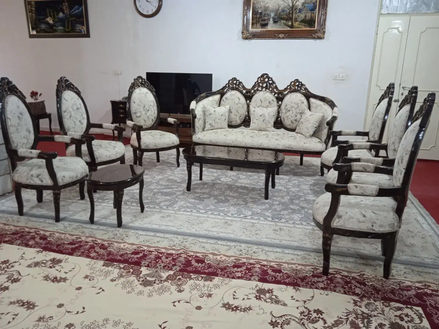 مبلمان 9 نفره نو نو به همراه میز بزرگ و عسلی چوبی|مبلمان خانگی و میز عسلی|شهرکرد, |دیوار