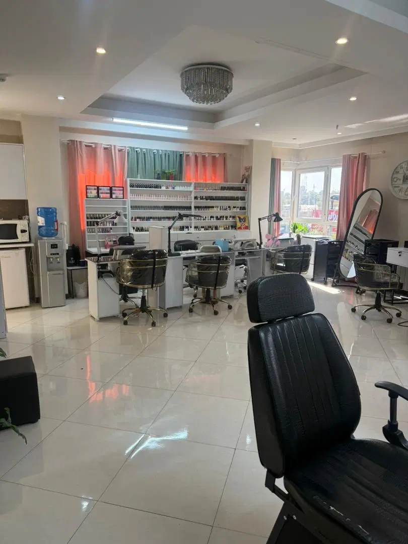 استخدام رنگ کارو ناخن کار|استخدام درمانی، زیبایی، بهداشتی|تهران, سبلان (لشگر)|دیوار