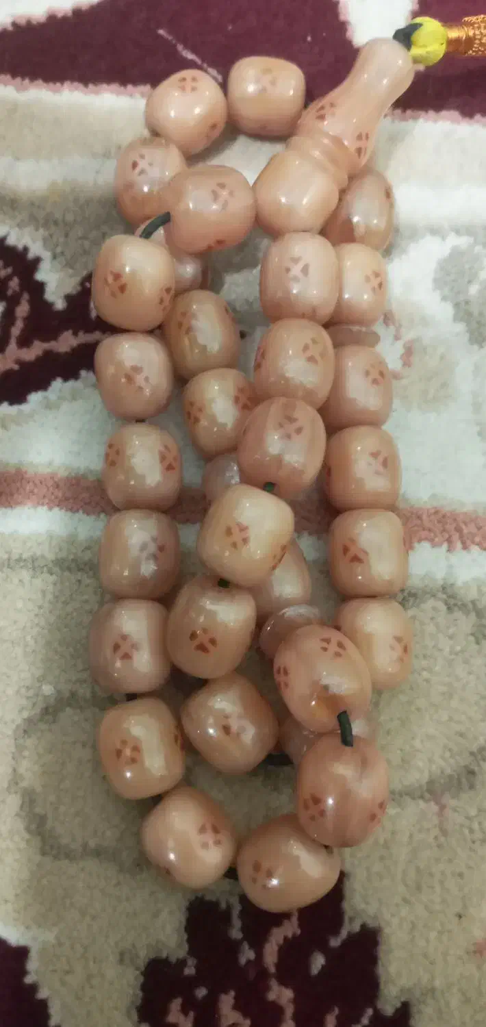 تسبیح سندلوس|کلکسیون اشیاء عتیقه|شهرکرد, |دیوار