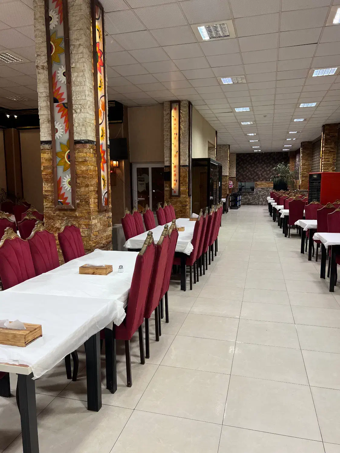 پارکبان رستوران|استخدام خدمات فروشگاه و رستوران|نوشهر, |دیوار