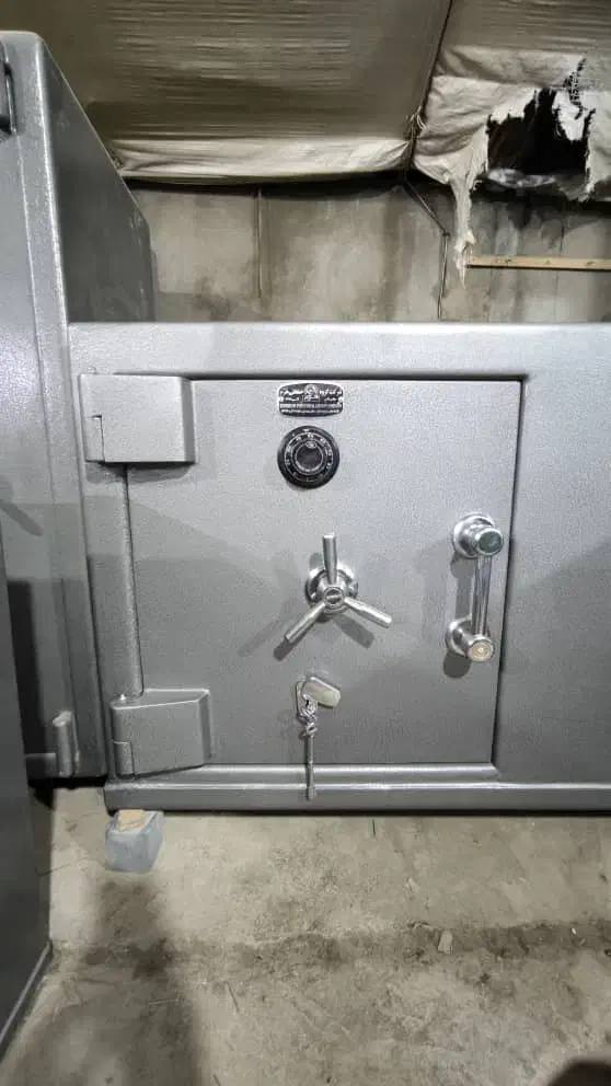 گاوصندوق زیرویترینی«خرم»|ابزارآلات|تبریز, |دیوار