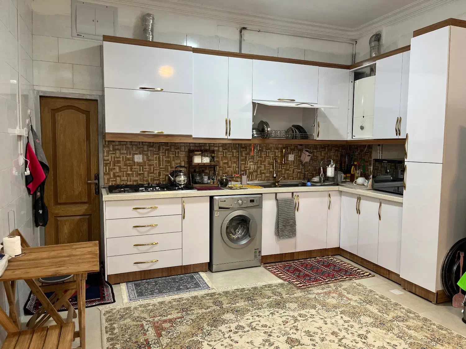 فروش خانه ویلایی شیک ودنج در ریوش حاشیه خیابان سرو|فروش خانه و ویلا|کوهسرخ, |دیوار