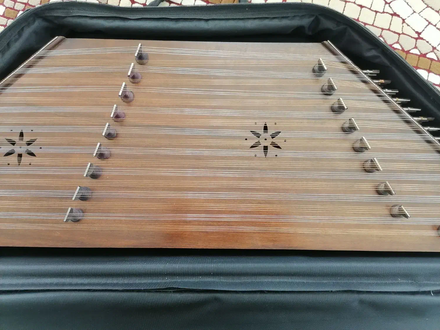 سنتور چوب گردو|سازهای سنتی|گلبهار, شهر جدید گلبهار|دیوار