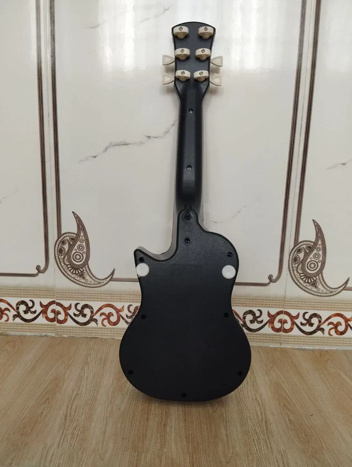 گیتار|گیتار، بیس، امپلیفایر|کنگاور, |دیوار