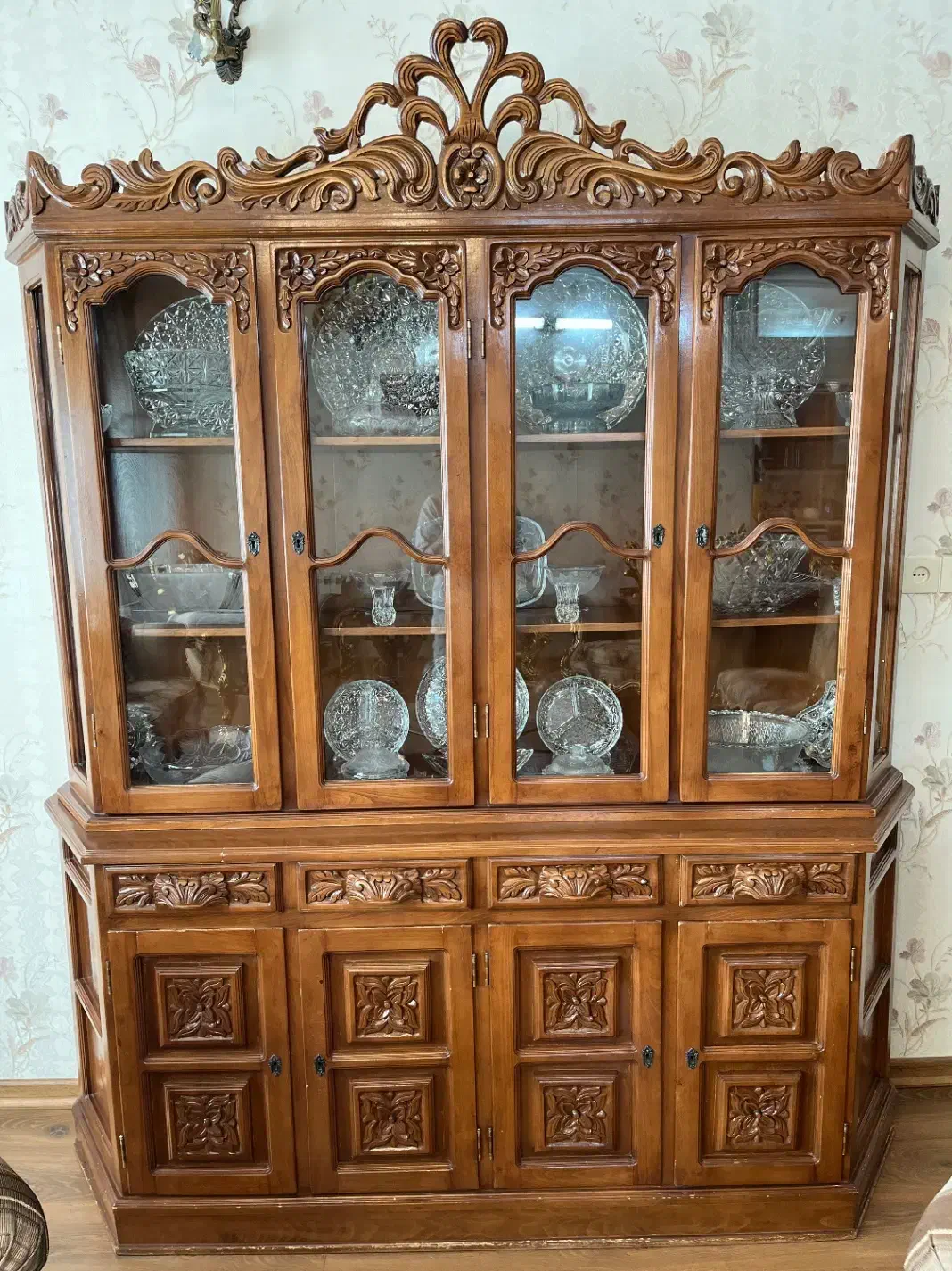 بوفه ی تمام چوب کاردست منبت کاری شده|بوفه، ویترین، کنسول|زنجان, |دیوار