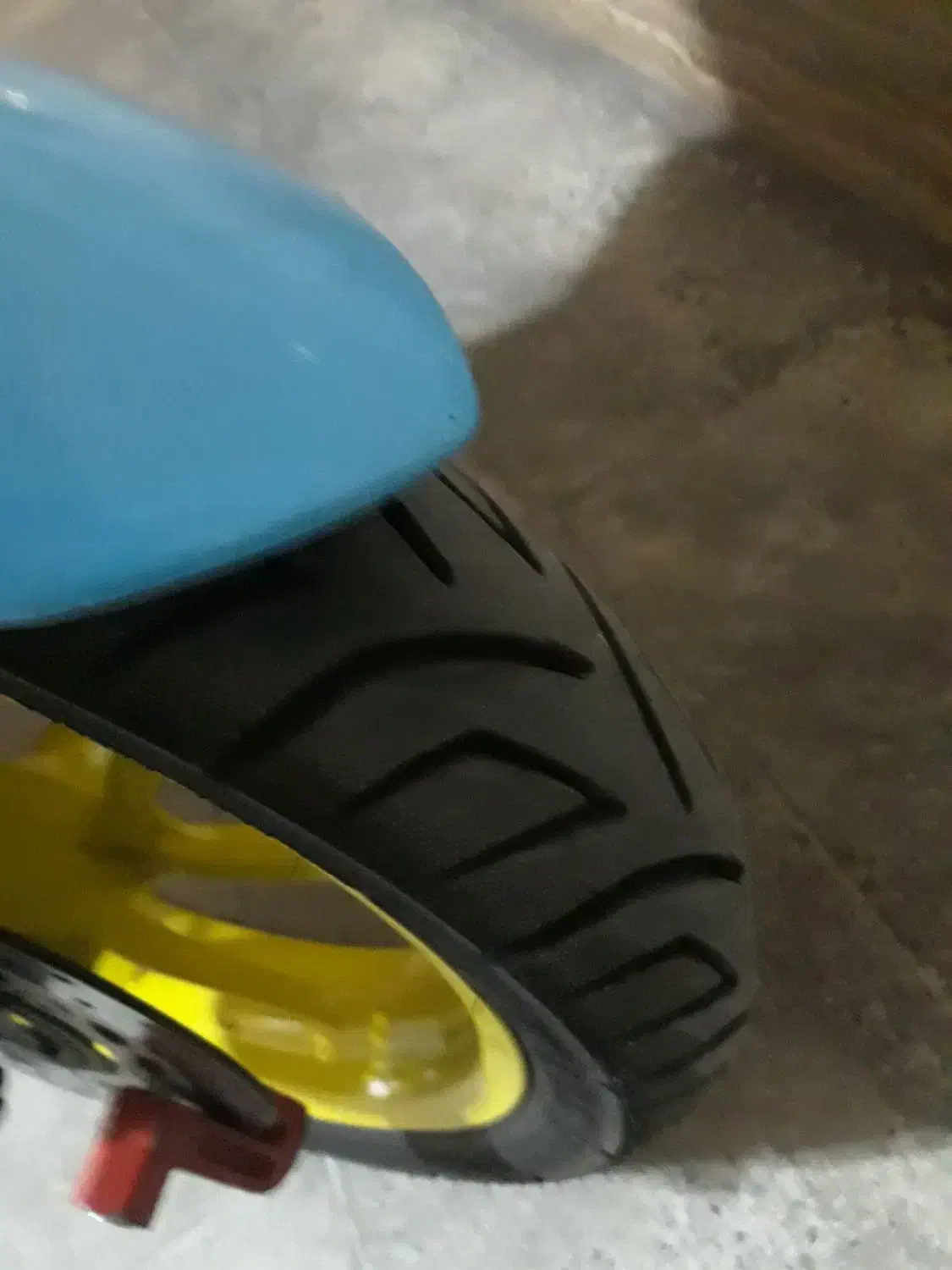 ایروکس ۴۰۱  عروسک|موتورسیکلت|کرج, اتحاد|دیوار