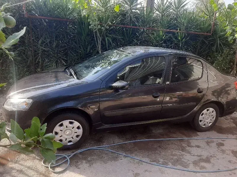 رانا مدل ۹۲ کم کار مشکی متالیک|خودرو سواری و وانت|رشت, رودباری|دیوار