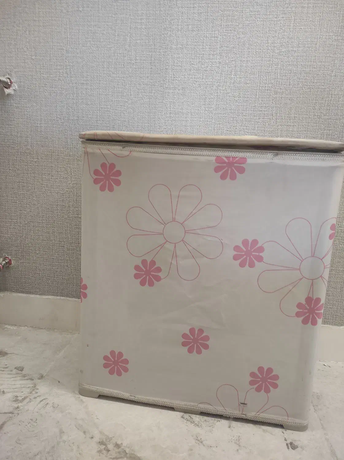 باکس لباس و رخت چرک|بندرخت و رخت‌آویز|کرمانشاه, |دیوار