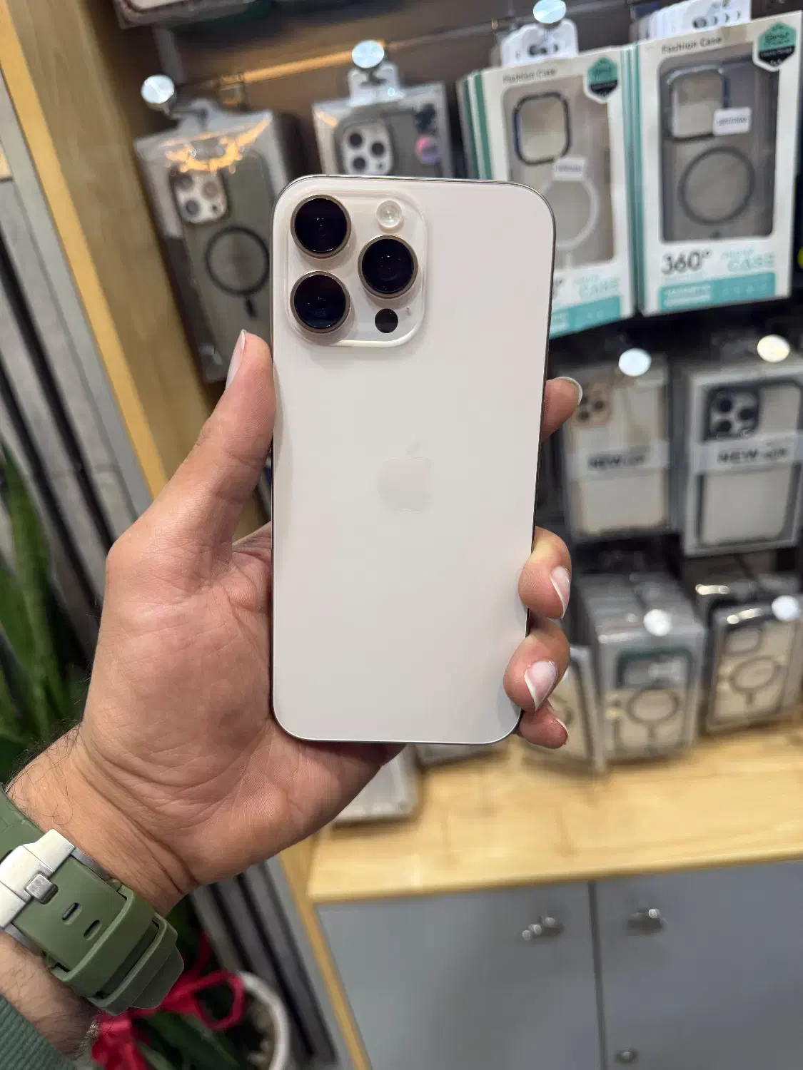 آیفون ۱۶ پرومکس ۲۵۶ گیگ|موبایل|ری, سرتخت|دیوار