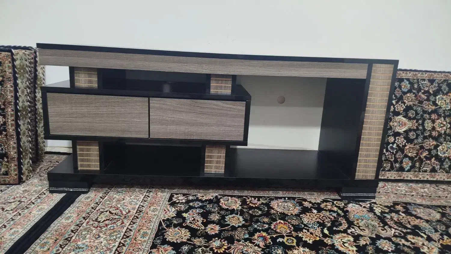 زیر تلویزیون|میز تلویزیون|دهگلان, |دیوار