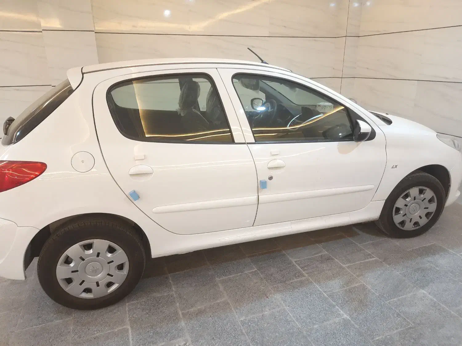 ۲۰۷ دنده ای سقف فلز مدل ۱۴۰۴ کارکرد ۲۰۰۰|خودرو سواری و وانت|گرمسار, |دیوار