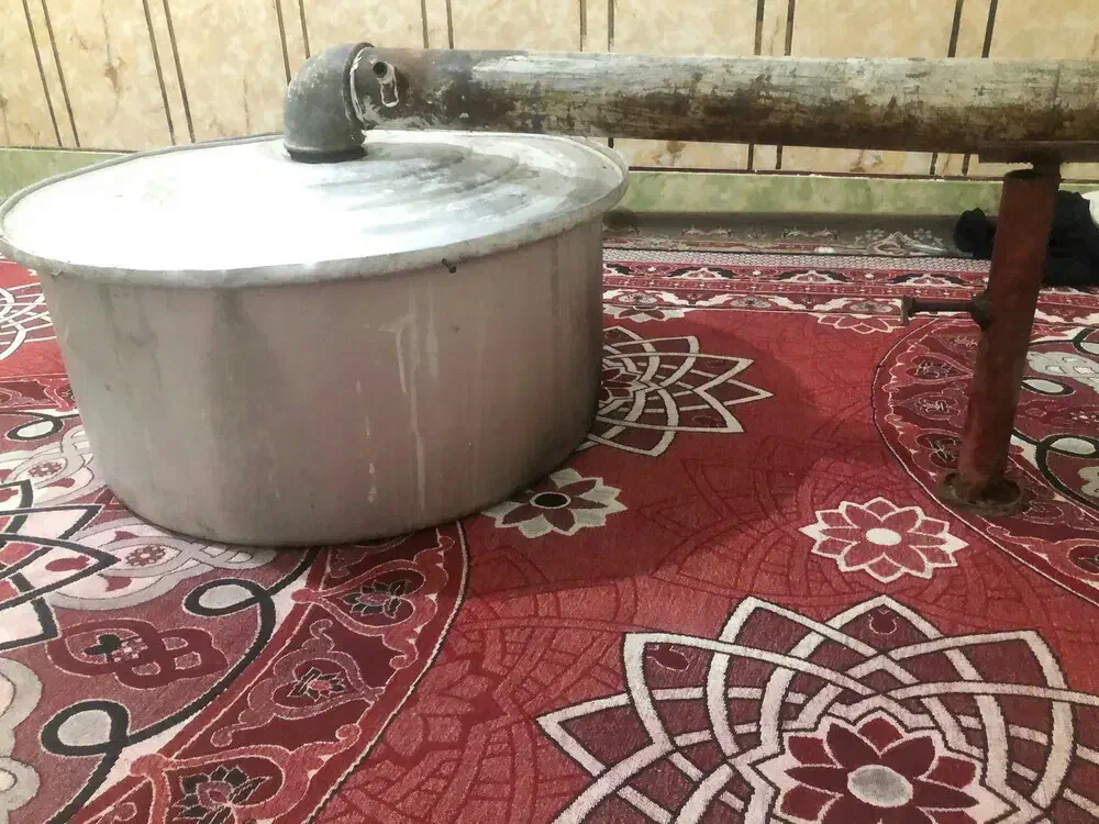 دیگ گلابگیر یا عرقگیر|ظروف پخت‌وپز|اهواز, اهواز|دیوار