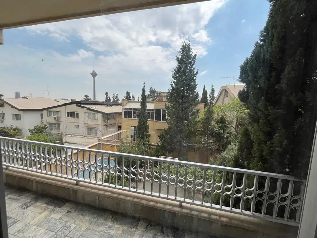 ۲۰۰ متر/شهرک غرب/ ویلایی/ چهار خواب