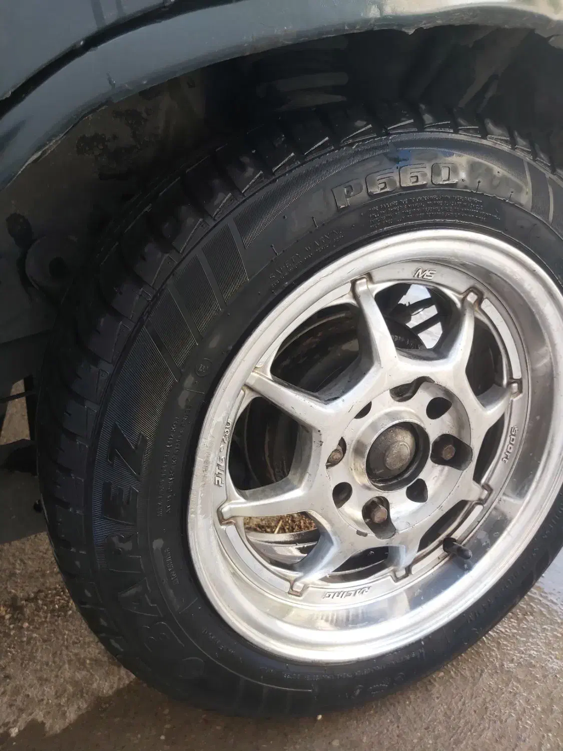 لاستیک با رینگ پرایدی|قطعات یدکی و لوازم جانبی|شیراز, بالا کفت|دیوار