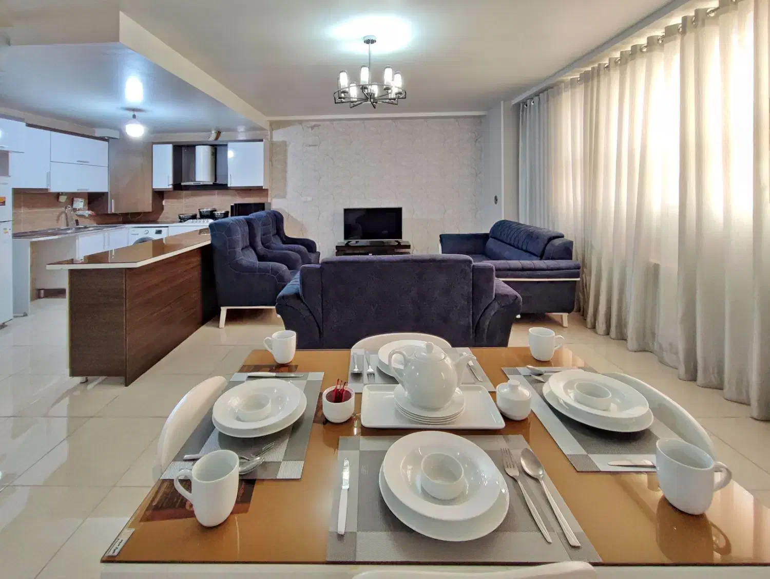 اجاره آپارتمان مبله فول امکانات در بهشتی|اجارهٔ کوتاهمدت آپارتمان و سوئیت|شیراز, شیمی گیاه|دیوار