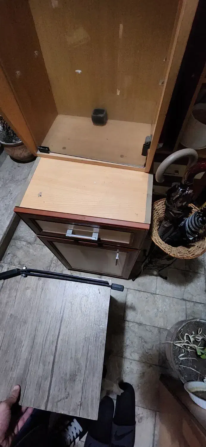 تلوزیون با میز کمد لباس و بوفه دکوری ۳عدد|بوفه، ویترین، کنسول|رشت, چمارسرا|دیوار